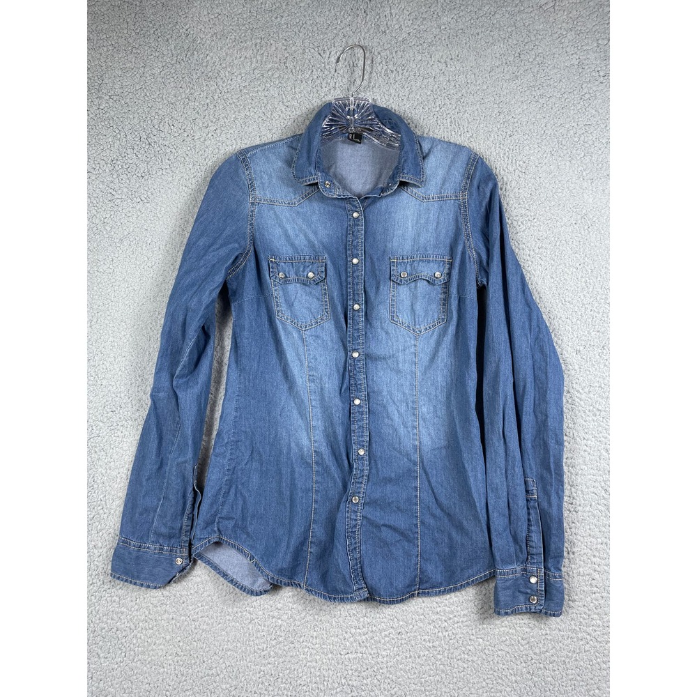 Forever 21 Women's Chambray Denim Pearl Button Up Shirt Size S